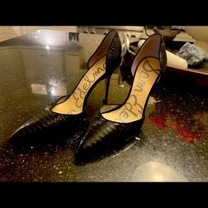 Black croc pattern heels, 8.5, 4” heels. Never worn